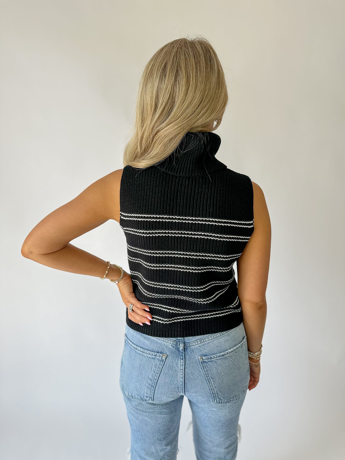 Mozart Sleeveless Jumper - Black