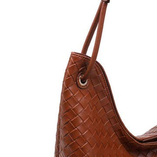 Ezia Hobo