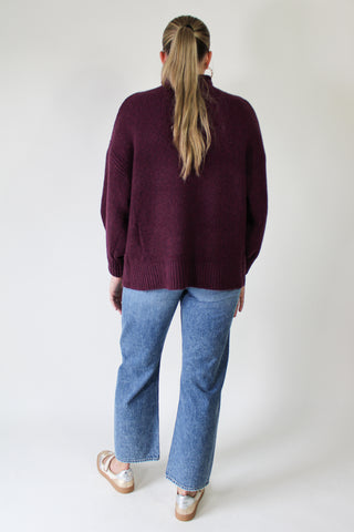 Lexi Mid-Rise Bowed Straight Denim - Distance