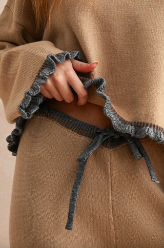 Contrast Ruffle Hem Pants